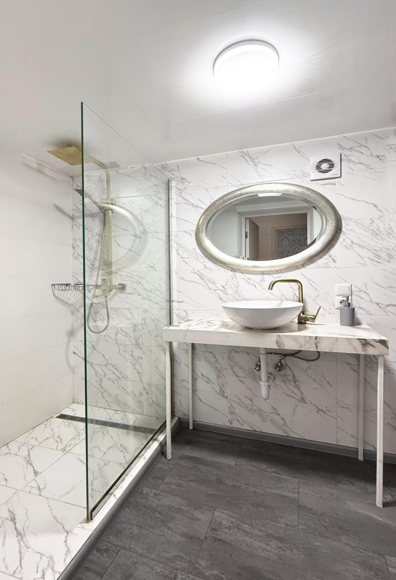 Teodora Square Apartments Площа Святого Теодора إلفيف المظهر الخارجي الصورة